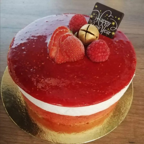 vegan Vanille en aardbei ijstaart