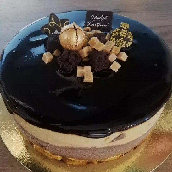 Gateau à la crème glacée végane chocolat – caramel salé